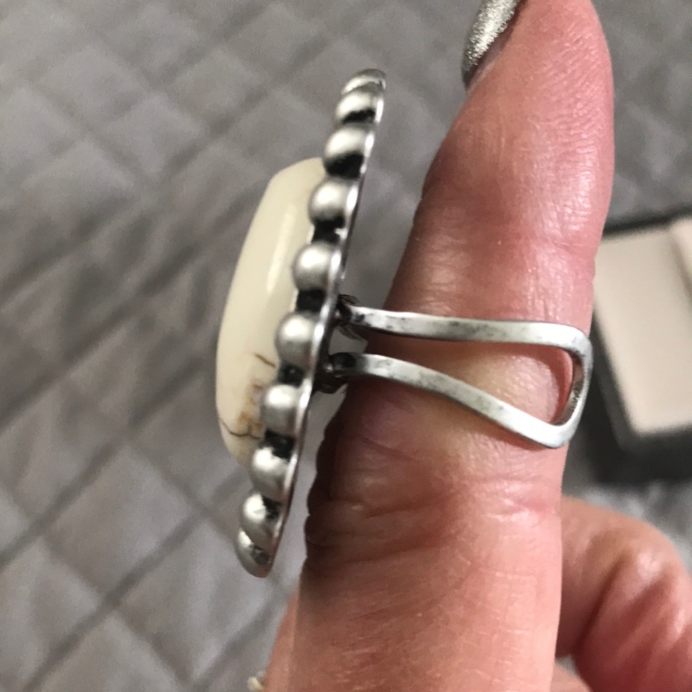 CHUNKY RING NEW - Picture 3 of 5